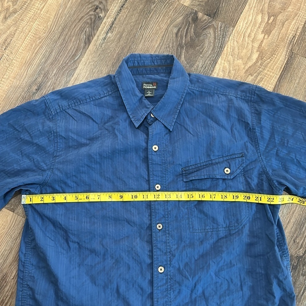 Royal Robbins denim blue color button front short sleeve shirt size large - Picture 5 of 15
